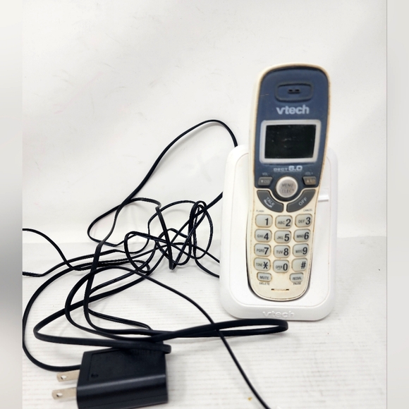 VTech Cordless Phone with Charger Vintage Model CS6114 - Picture 1 of 5